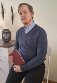 Debuterer med diktsamling om koronasykdom og indre styrke